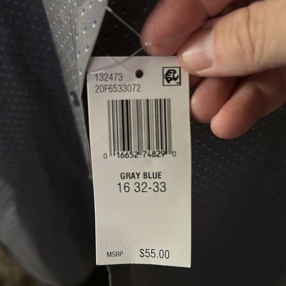 Men’s Van Heusen dress shirt, brand new with tags - Picture 2 of 3